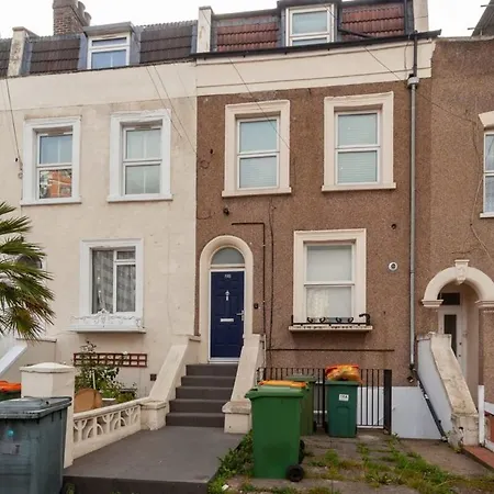 Spacious 2 Bedroom Maisonette In Stratford London Exterior photo